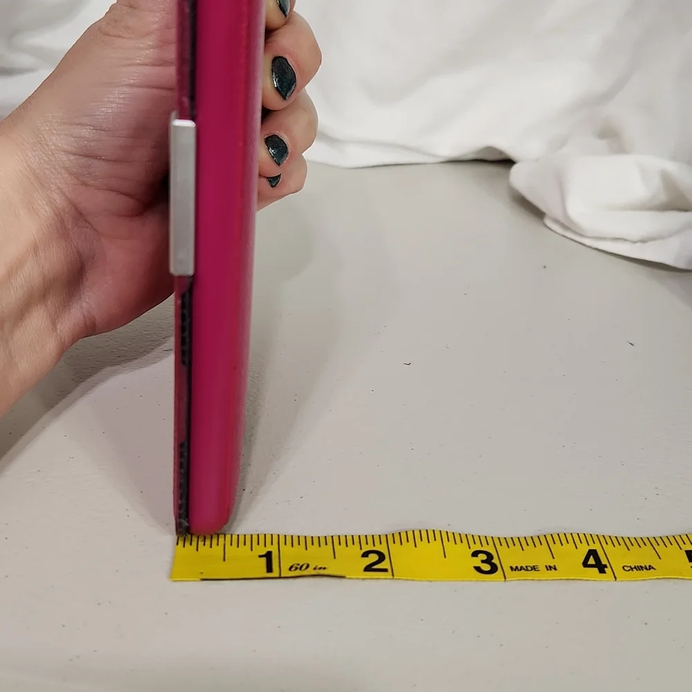 Kindle Case Textured Raspberry Color Magnetic Closure - Picture 8 of 8